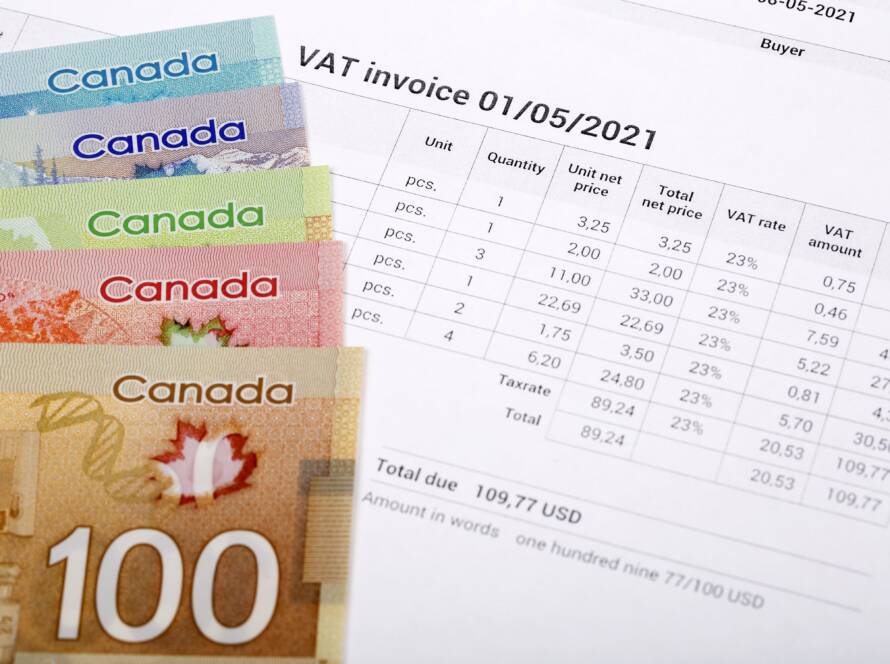 Un comptable professionnel aide une PME à planifier sa fiscalité annuelle pour réduire ses impôts et améliorer sa rentabilité.